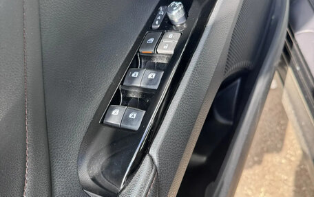 Toyota Camry, 2020 год, 2 350 000 рублей, 17 фотография