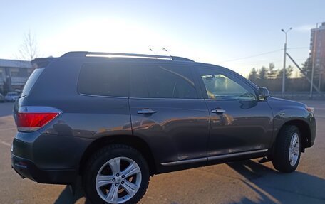 Toyota Highlander III, 2013 год, 1 950 000 рублей, 6 фотография