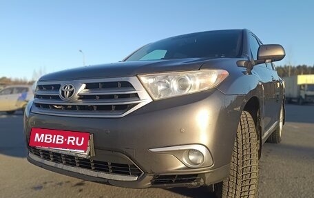 Toyota Highlander III, 2013 год, 1 950 000 рублей, 9 фотография