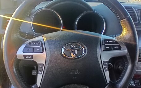 Toyota Highlander III, 2013 год, 1 950 000 рублей, 24 фотография