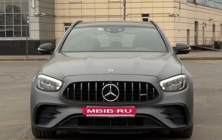 Mercedes-Benz E-Класс AMG, 2022 год, 8 980 000 рублей, 2 фотография