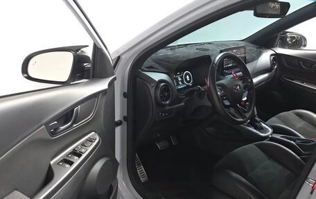 Hyundai Kona I, 2022 год, 1 610 002 рублей, 10 фотография