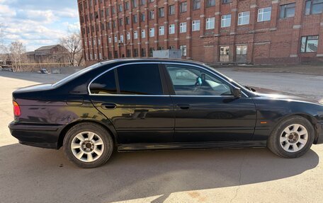 BMW 5 серия, 2002 год, 520 000 рублей, 2 фотография