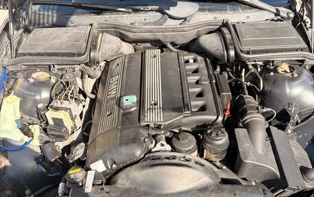 BMW 5 серия, 2002 год, 520 000 рублей, 13 фотография