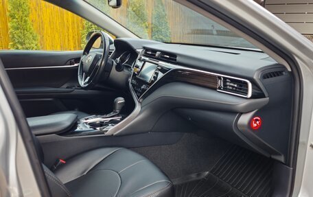 Toyota Camry, 2018 год, 2 530 000 рублей, 13 фотография