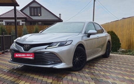 Toyota Camry, 2018 год, 2 530 000 рублей, 10 фотография