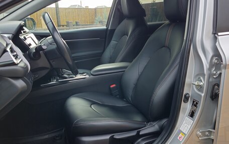 Toyota Camry, 2018 год, 2 530 000 рублей, 16 фотография