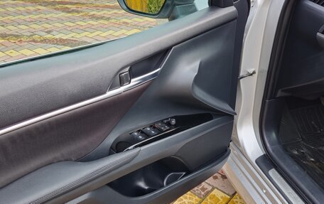 Toyota Camry, 2018 год, 2 530 000 рублей, 17 фотография