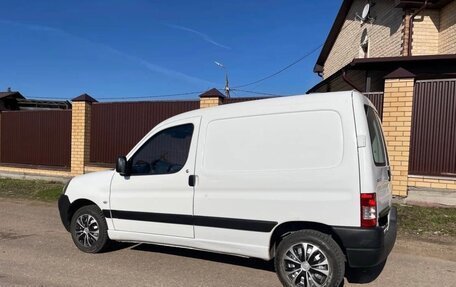 Peugeot Partner II рестайлинг 2, 2011 год, 630 000 рублей, 5 фотография