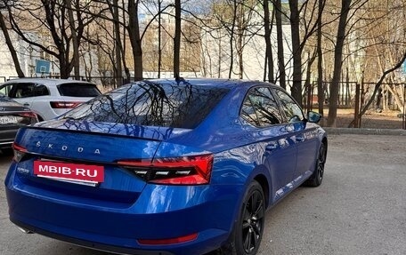 Skoda Superb III рестайлинг, 2019 год, 3 700 000 рублей, 4 фотография