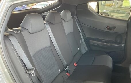 Toyota C-HR I рестайлинг, 2022 год, 1 760 000 рублей, 10 фотография