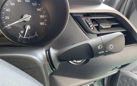 Toyota C-HR I рестайлинг, 2022 год, 1 760 000 рублей, 14 фотография