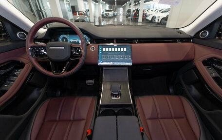 Land Rover Range Rover Evoque II, 2025 год, 6 000 000 рублей, 8 фотография