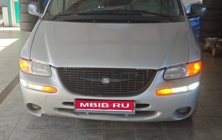 Chrysler Town & Country III, 2000 год, 444 444 рублей, 1 фотография