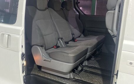 Hyundai H-1 II рестайлинг, 2008 год, 890 000 рублей, 8 фотография