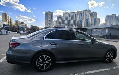 Mercedes-Benz E-Класс, 2021 год, 3 790 000 рублей, 4 фотография