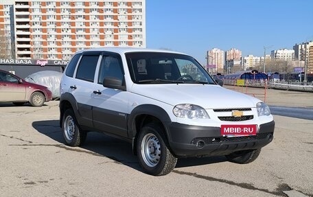 Chevrolet Niva I рестайлинг, 2018 год, 730 000 рублей, 3 фотография