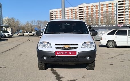 Chevrolet Niva I рестайлинг, 2018 год, 730 000 рублей, 2 фотография