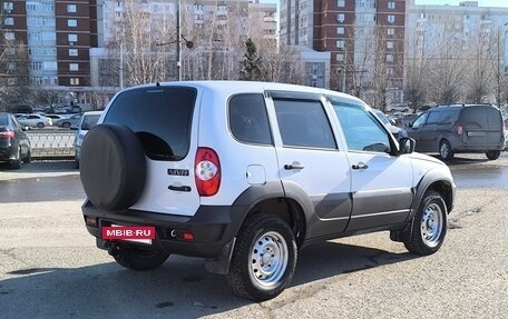 Chevrolet Niva I рестайлинг, 2018 год, 730 000 рублей, 5 фотография