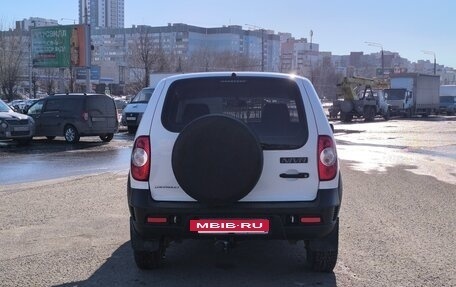 Chevrolet Niva I рестайлинг, 2018 год, 730 000 рублей, 6 фотография