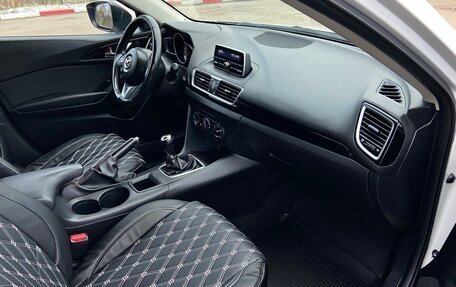 Mazda 3, 2015 год, 1 350 000 рублей, 35 фотография