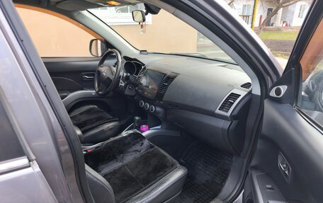 Mitsubishi Outlander III рестайлинг 3, 2008 год, 880 000 рублей, 9 фотография