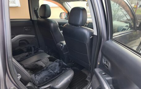 Mitsubishi Outlander III рестайлинг 3, 2008 год, 880 000 рублей, 10 фотография