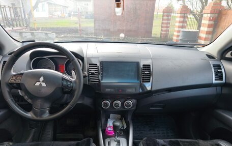 Mitsubishi Outlander III рестайлинг 3, 2008 год, 880 000 рублей, 14 фотография