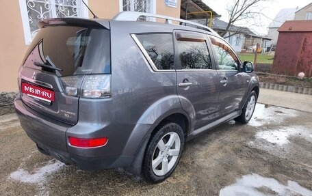 Mitsubishi Outlander III рестайлинг 3, 2008 год, 880 000 рублей, 4 фотография