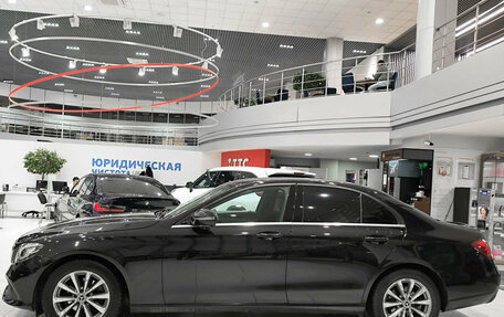 Mercedes-Benz E-Класс, 2017 год, 2 450 000 рублей, 10 фотография