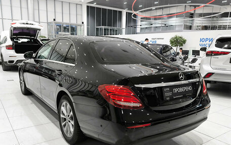 Mercedes-Benz E-Класс, 2017 год, 2 450 000 рублей, 8 фотография