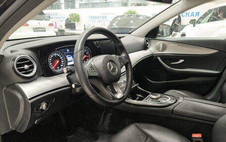 Mercedes-Benz E-Класс, 2017 год, 2 450 000 рублей, 20 фотография