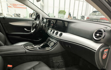 Mercedes-Benz E-Класс, 2017 год, 2 450 000 рублей, 13 фотография