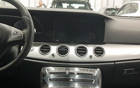 Mercedes-Benz E-Класс, 2017 год, 2 450 000 рублей, 18 фотография