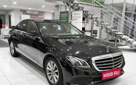 Mercedes-Benz E-Класс, 2017 год, 2 450 000 рублей, 3 фотография