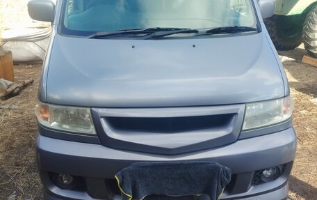 Mazda Bongo Friendee i рестайлинг, 2004 год, 500 000 рублей, 2 фотография