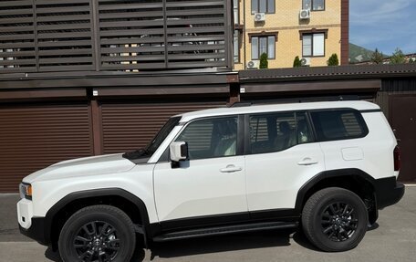 Toyota Land Cruiser Prado, 2024 год, 9 300 000 рублей, 4 фотография