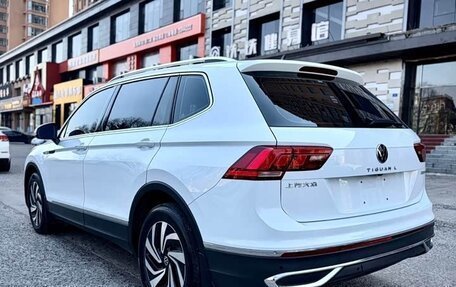 Volkswagen Tiguan II, 2022 год, 2 790 000 рублей, 3 фотография
