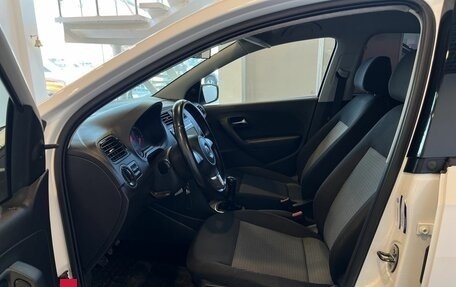 Volkswagen Polo VI (EU Market), 2012 год, 690 000 рублей, 16 фотография