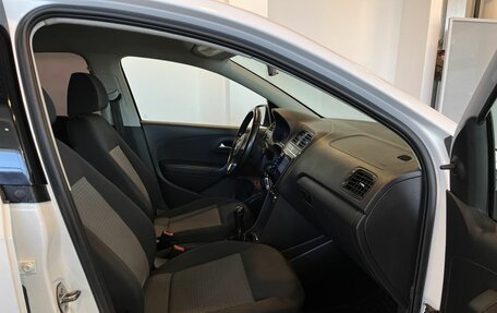 Volkswagen Polo VI (EU Market), 2012 год, 690 000 рублей, 29 фотография