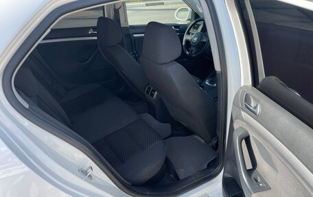 Volkswagen Jetta VI, 2010 год, 850 000 рублей, 14 фотография