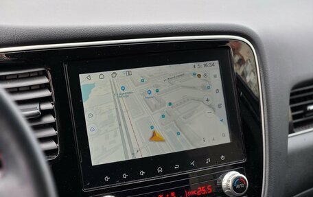 Mitsubishi Outlander III рестайлинг 3, 2022 год, 2 999 000 рублей, 12 фотография