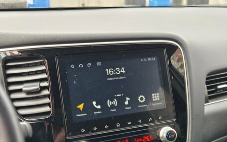 Mitsubishi Outlander III рестайлинг 3, 2022 год, 2 999 000 рублей, 13 фотография