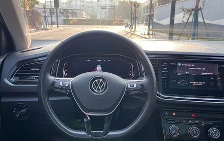 Volkswagen T-Roc I, 2022 год, 1 630 000 рублей, 8 фотография
