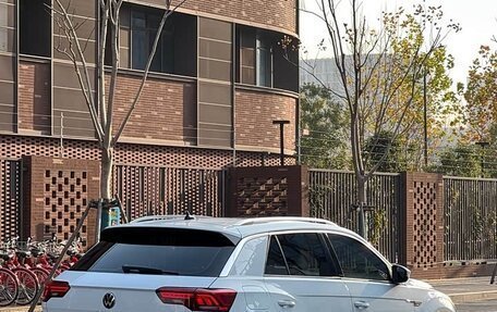 Volkswagen T-Roc I, 2022 год, 1 630 000 рублей, 5 фотография