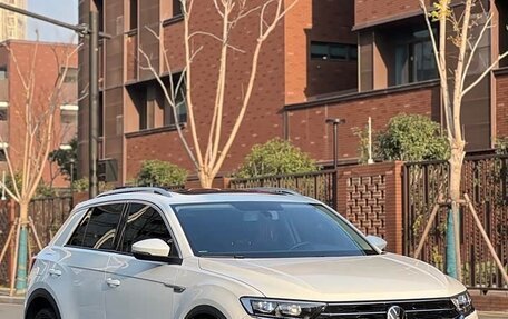 Volkswagen T-Roc I, 2022 год, 1 630 000 рублей, 1 фотография