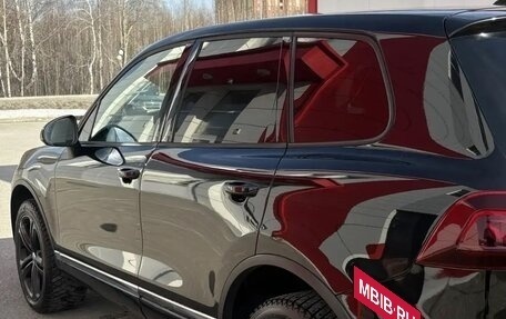 Volkswagen Touareg III, 2011 год, 1 980 000 рублей, 8 фотография