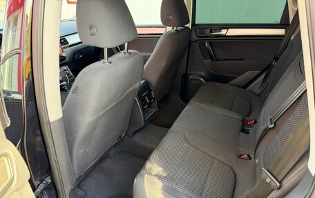 Volkswagen Touareg III, 2011 год, 1 980 000 рублей, 17 фотография