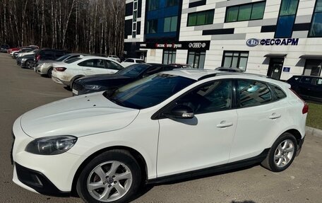 Volvo V40 Cross Country I, 2014 год, 1 000 000 рублей, 2 фотография