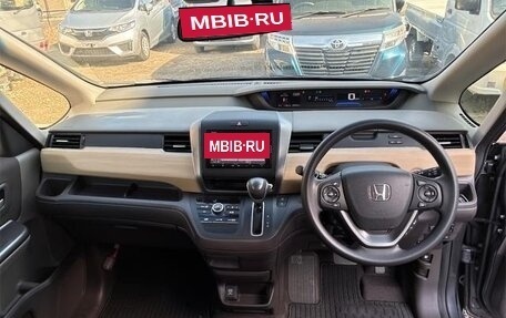Honda Freed II, 2017 год, 1 240 000 рублей, 9 фотография